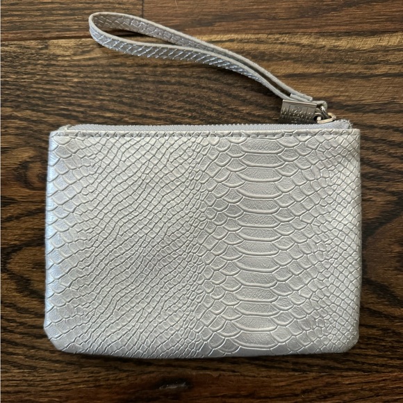 Rodan + Fields Silver Faux Snakeskin Cosmetic Pouch Wristlet - Picture 3 of 5